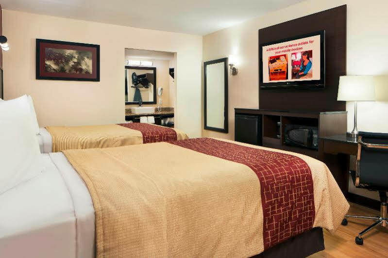 Red Roof Inn Plus+ Birmingham East - Irondale/Airport Eksteriør billede
